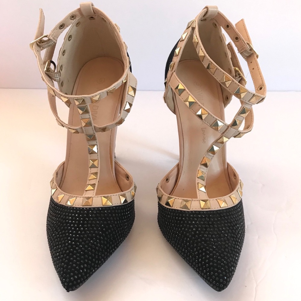 Black pumps - size 6